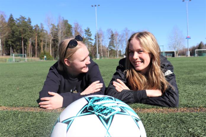 KaaPossa pelaavat Jenni Summanen ja Pihla Jokinen lähtevät partneripelaajiksi Special Olympics -maailmankisoihin.